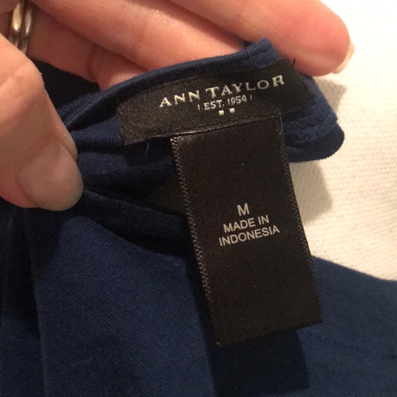 EUC Ann Taylor Navy Shell top. Medium - Picture 3 of 3